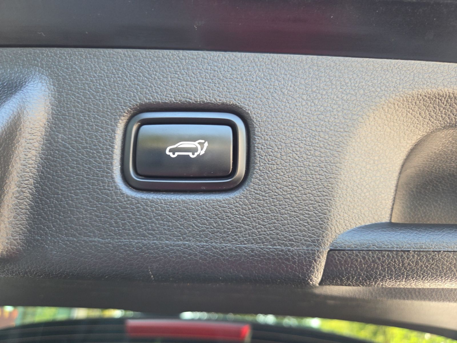 Used 2024 Black Hyundai SEL image 33