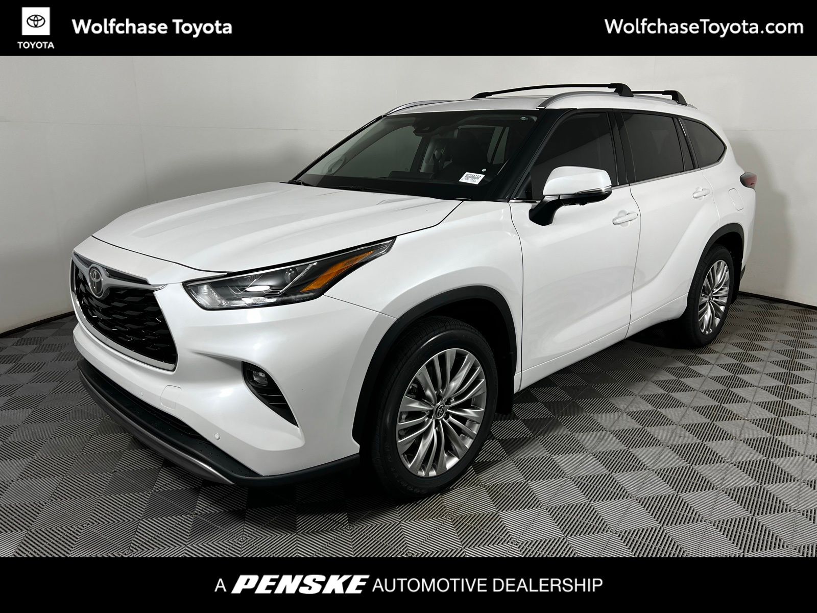 White (Wind Chill Pearl) 2026 Toyota Highlander Platinum AWD SUV / Crossover All-Wheel Drive 8-Speed Automatic