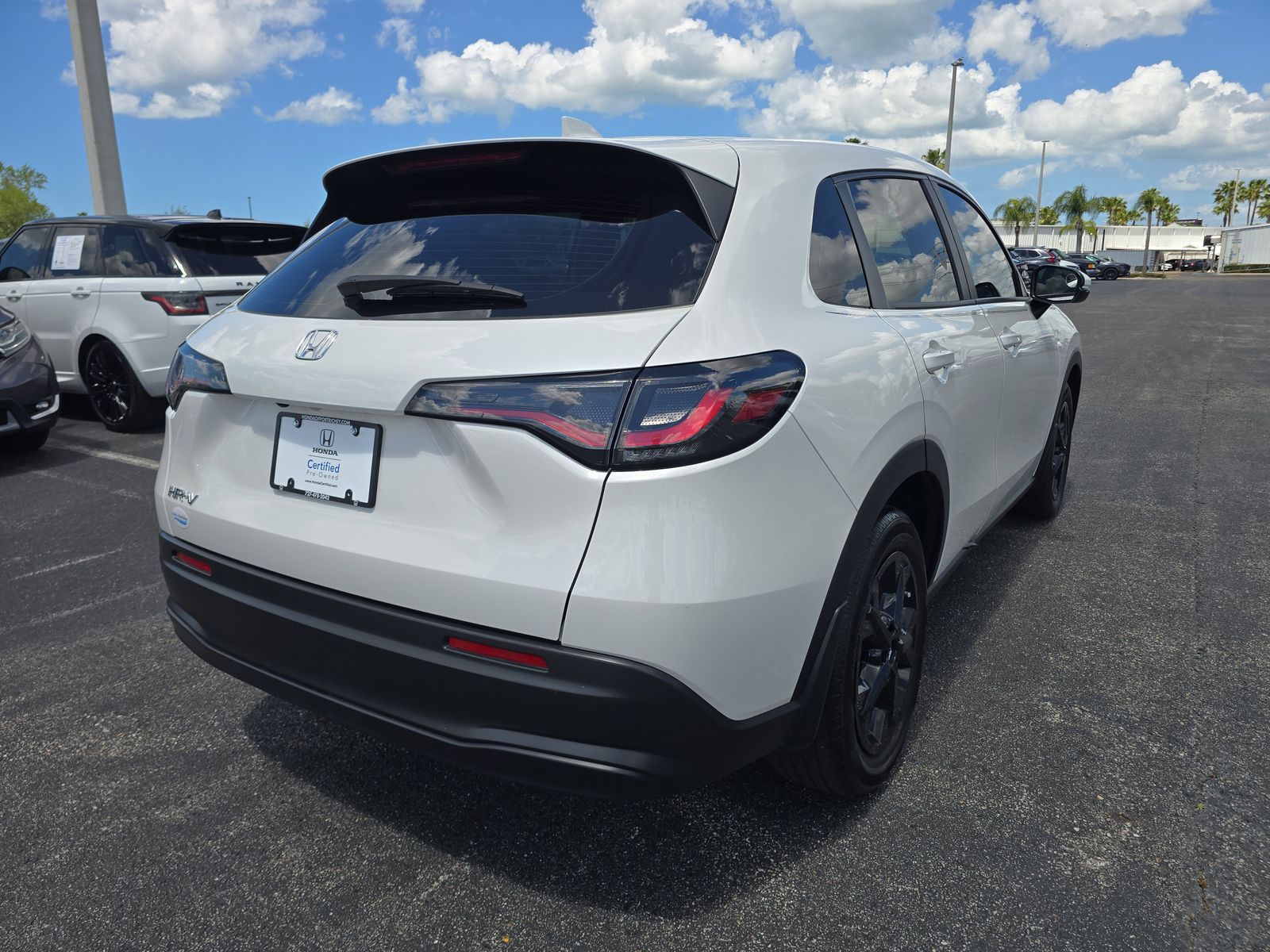 View vehicle photo 4