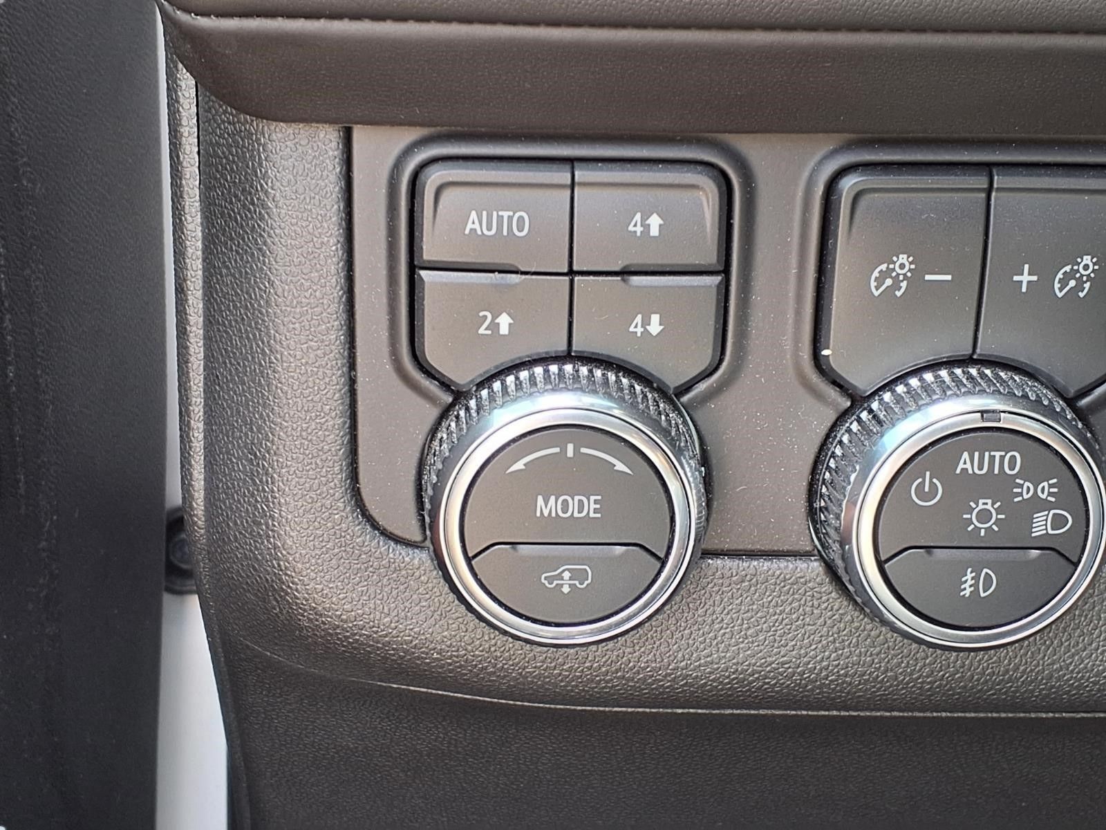 2024 GMC Yukon XL Denali Ultimate White at River Oaks CDJR
