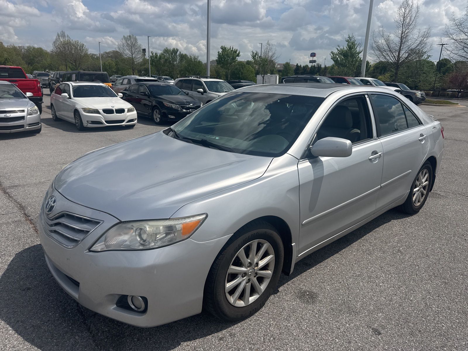 Silver 2011 Toyota Camry XLE V6 Sedan Front-Wheel Drive 6-Speed Automatic Overdrive
