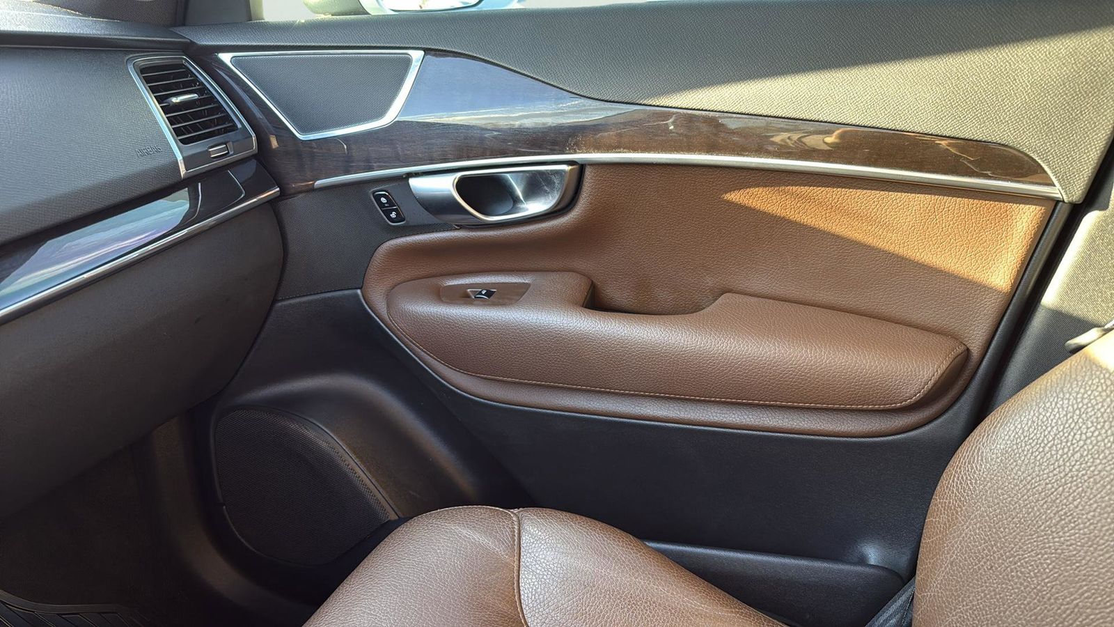 Used Car 2019 Volvo Xc90  T6 Momentum For Sale Under $20,000 In Austin, Texas