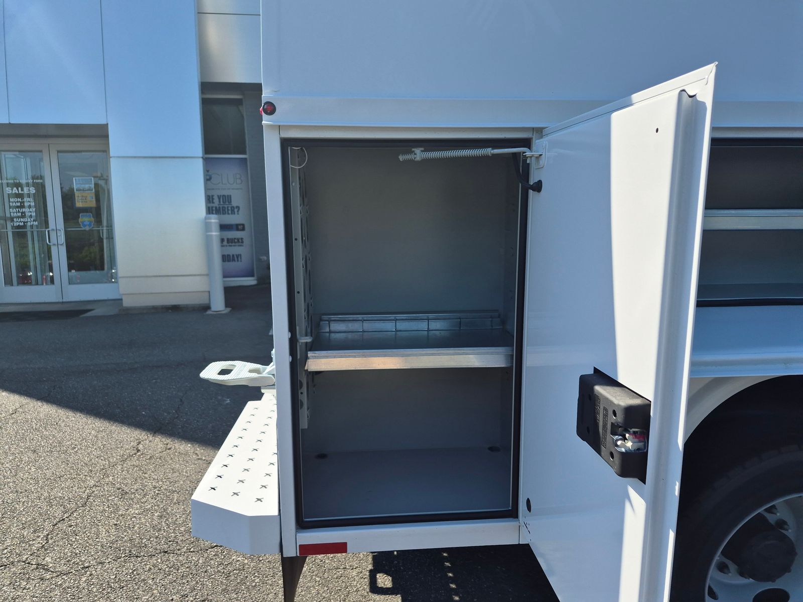 New 2026 Oxford White Ford XL image 18