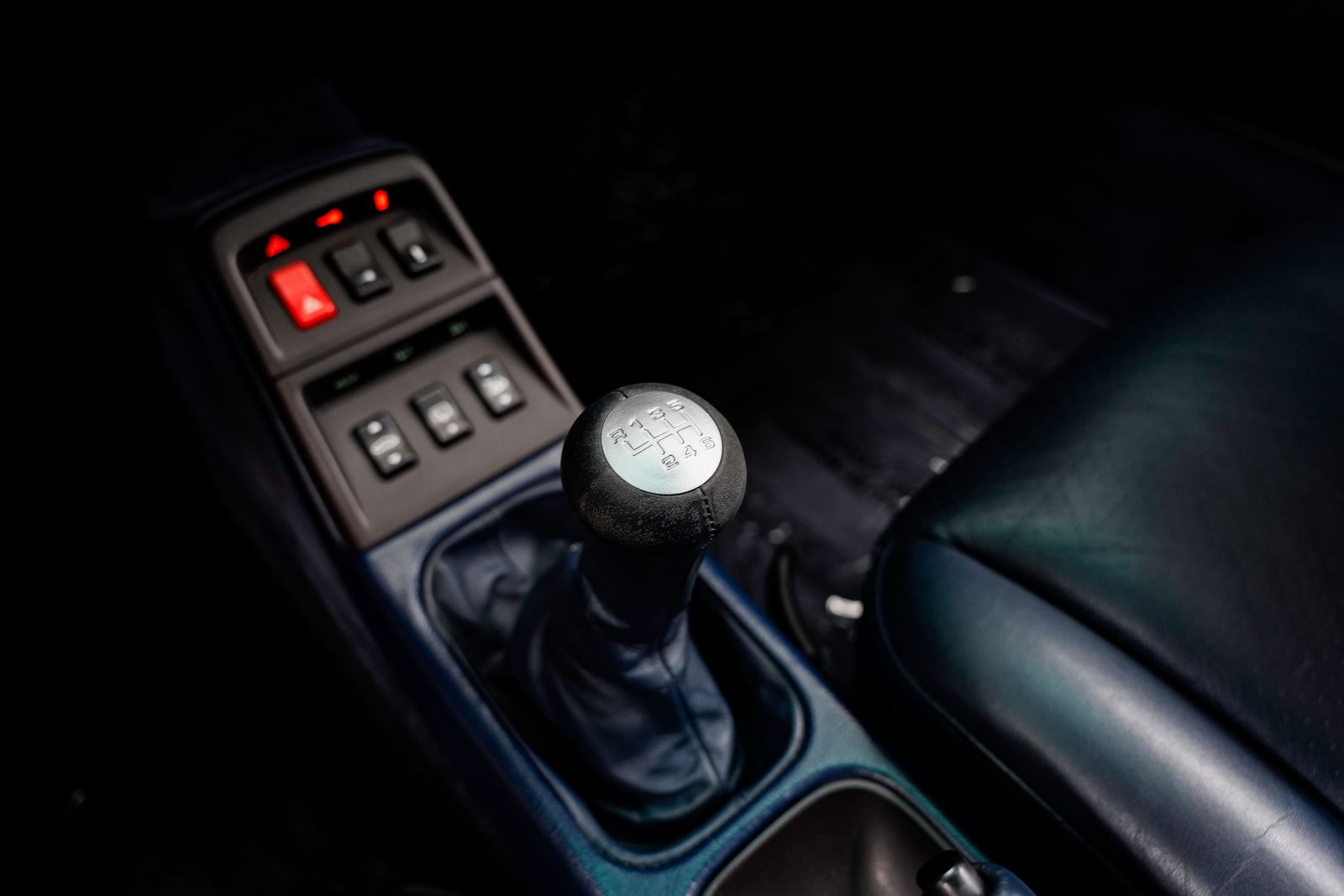1996 Porsche 911 Carrera 4S — photo 18