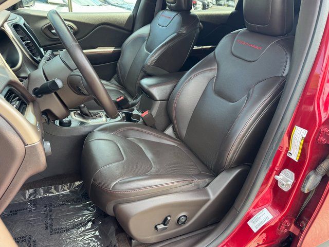 Used 2016 Red Jeep Trailhawk image 8