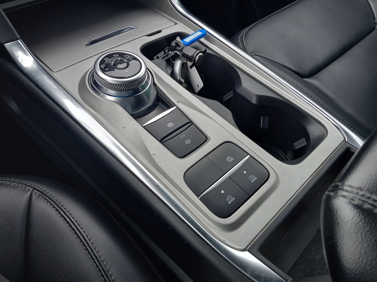 2023 Ford Explorer image 25