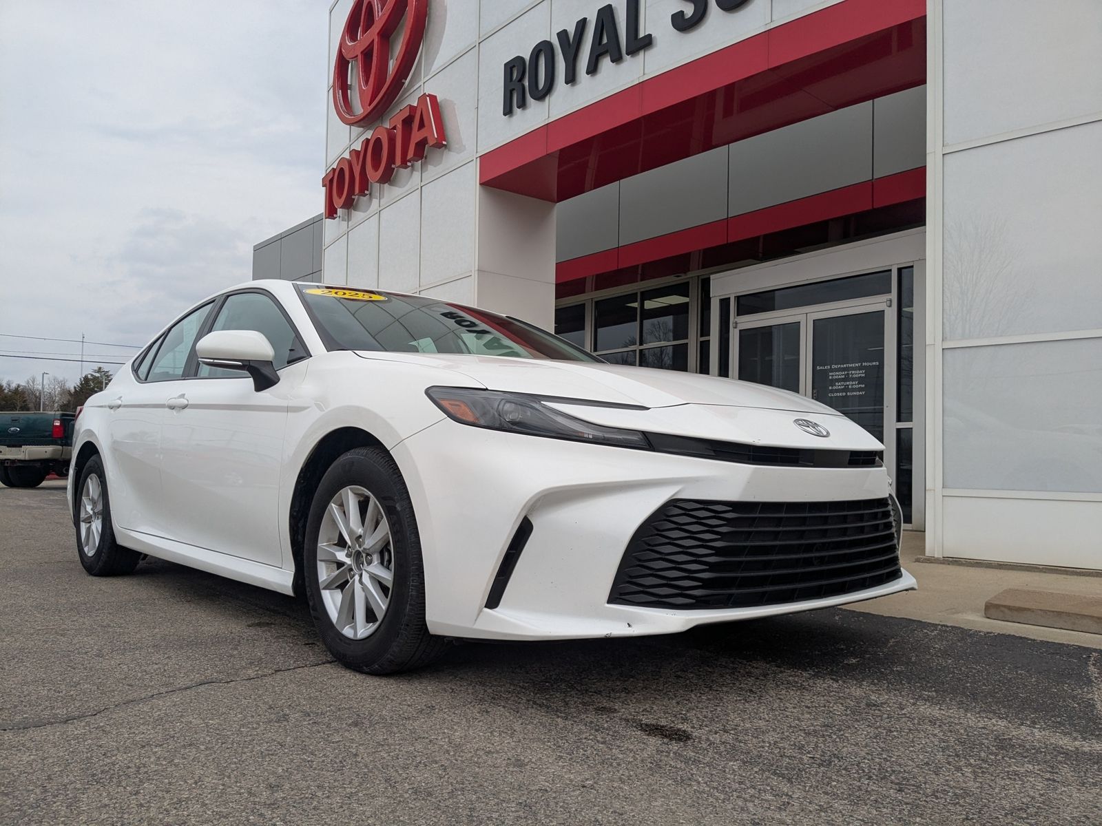 2025 Toyota Camry LE FWD