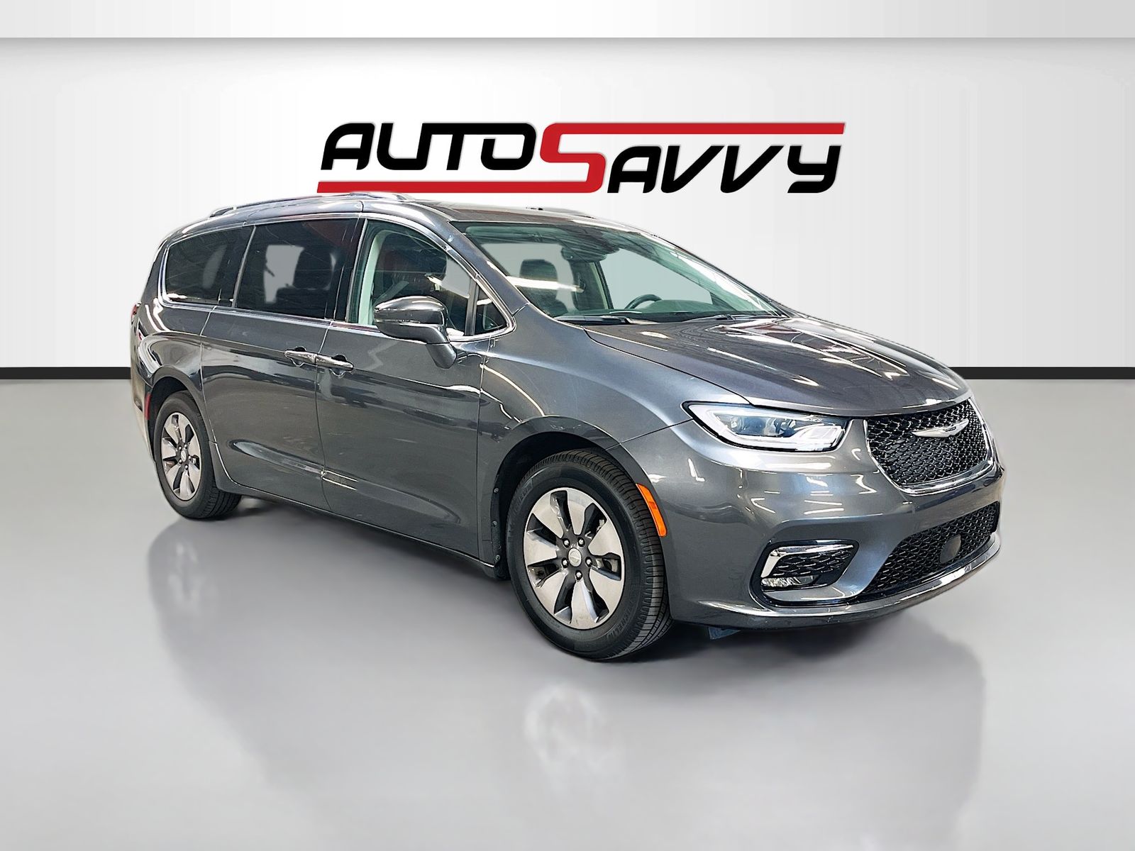 2022 Chrysler Pacifica Hybrid Touring L Hybrid's photo