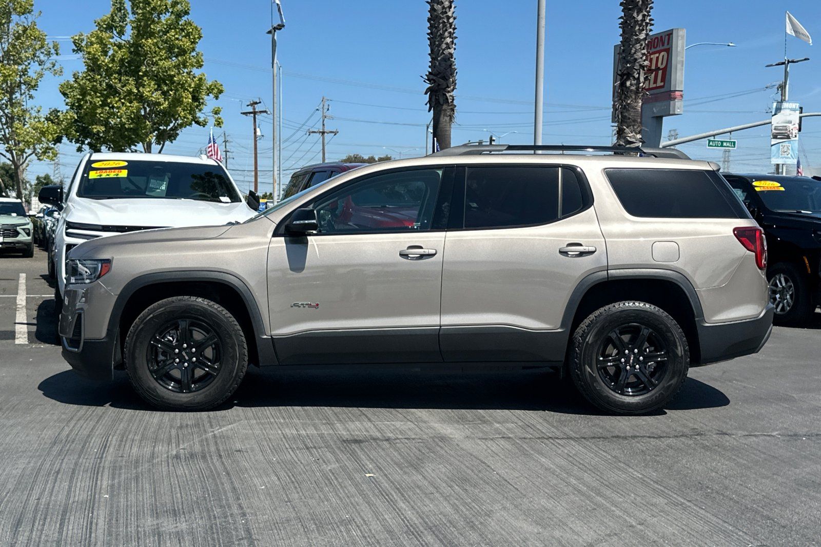 View vehicle photo 7