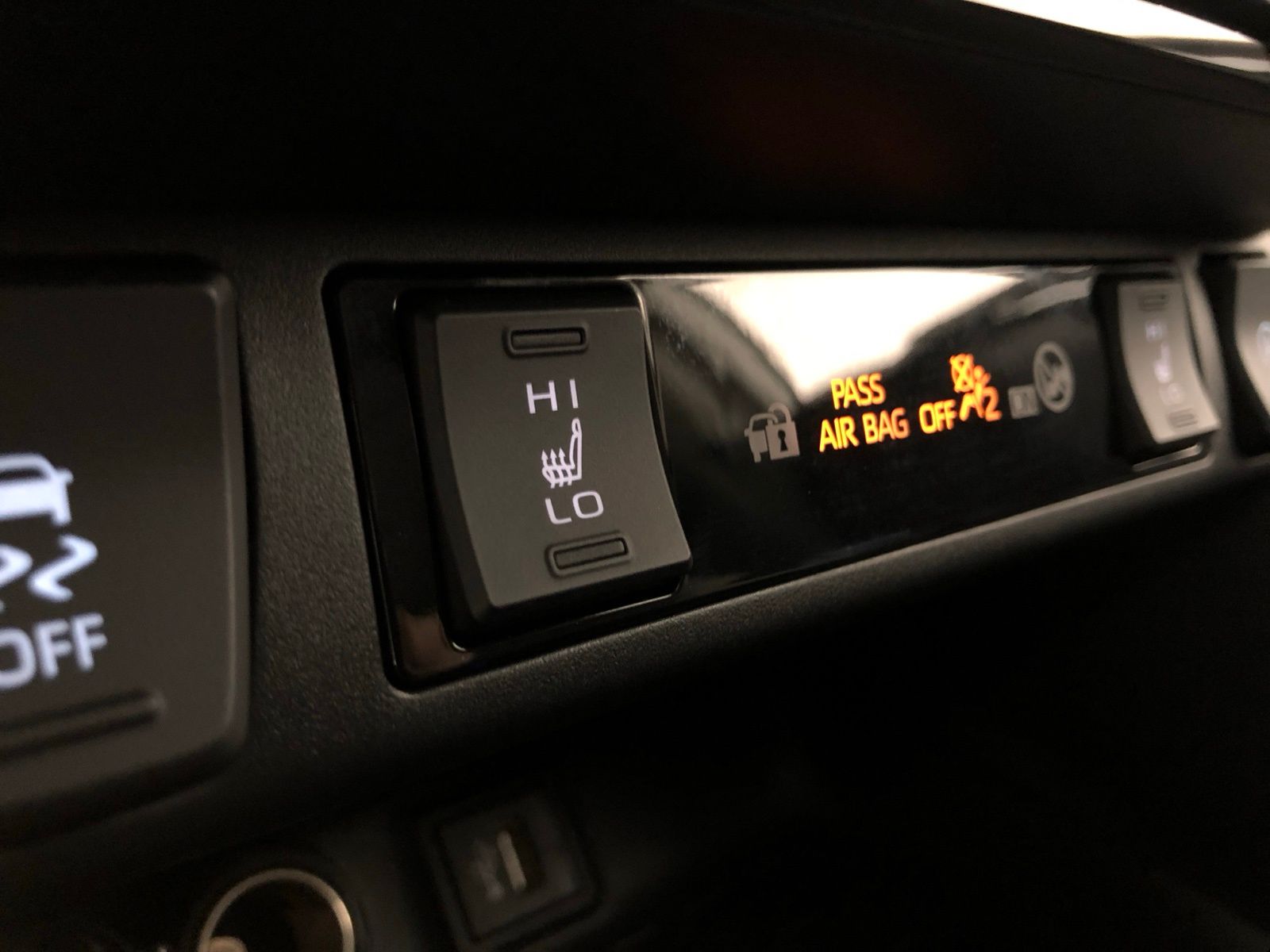Thumbnail: 2025 Toyota RAV4 - 15