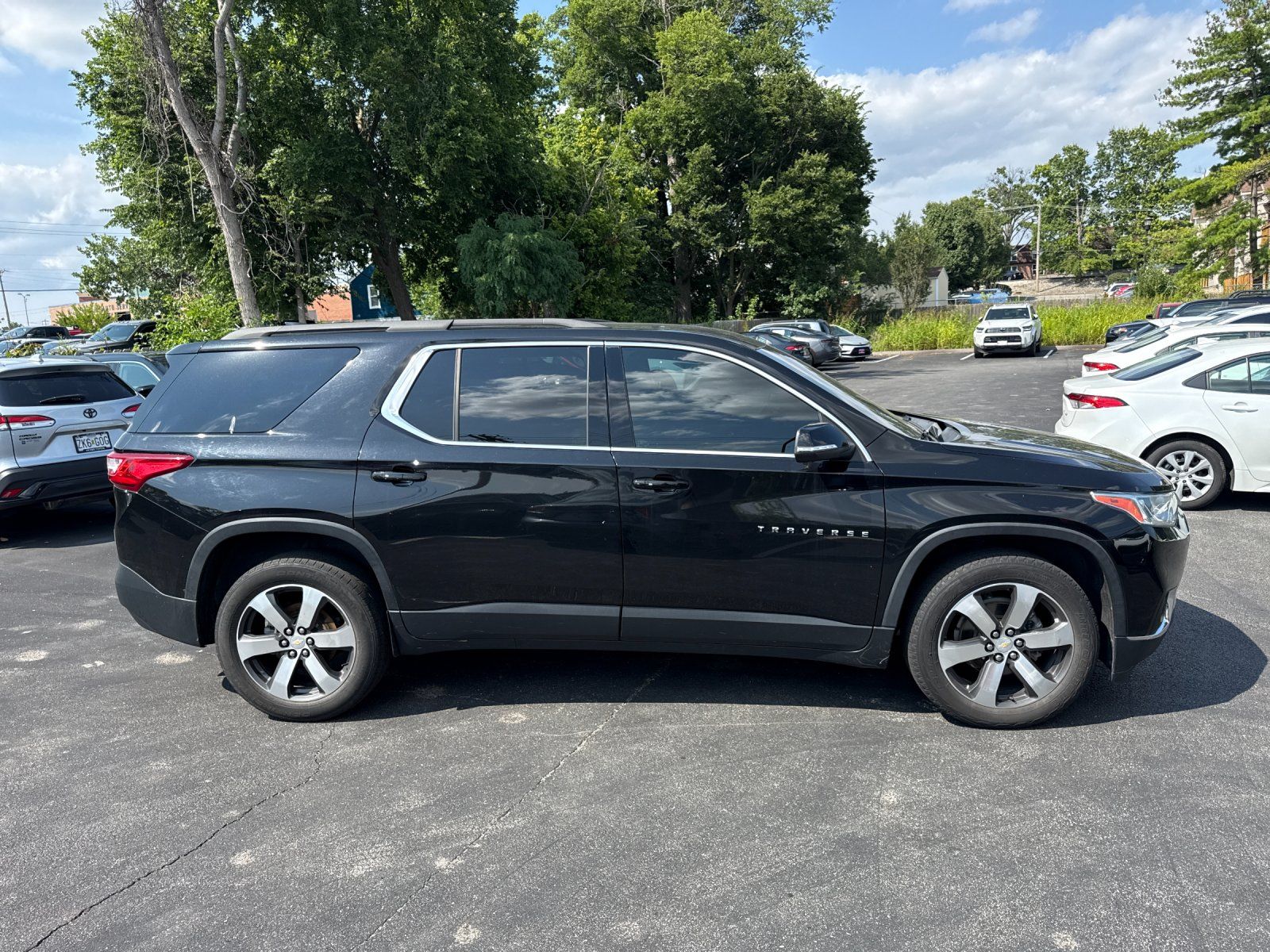 Mosaic Black Metallic 2021 Chevrolet Traverse SUV / Crossover Front-Wheel Drive 9-Speed Automatic