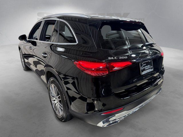 Used 2025 Black Mercedes-Benz GLC 300 image 16