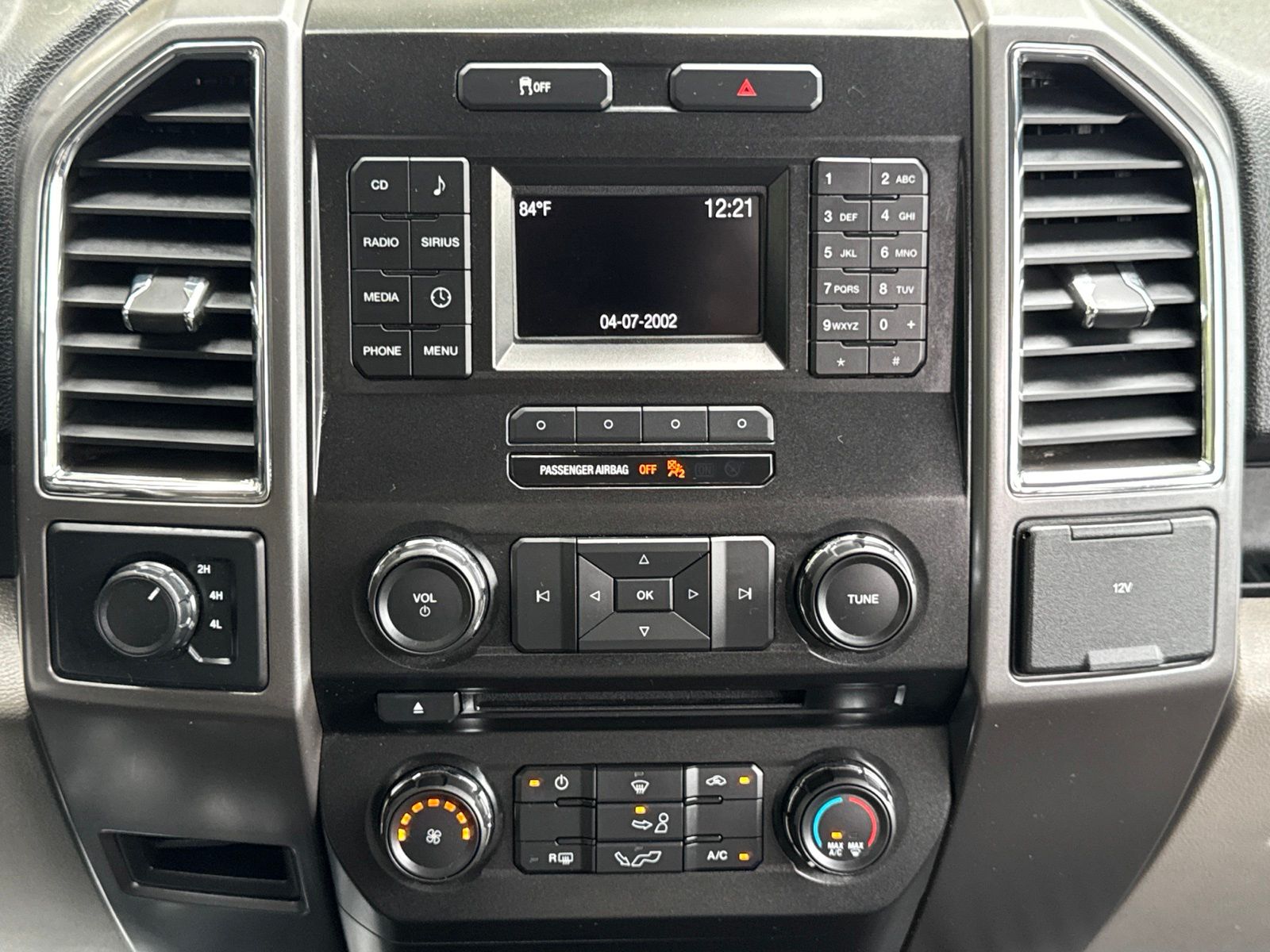 Used 2015 Oxford White Ford XLT image 41