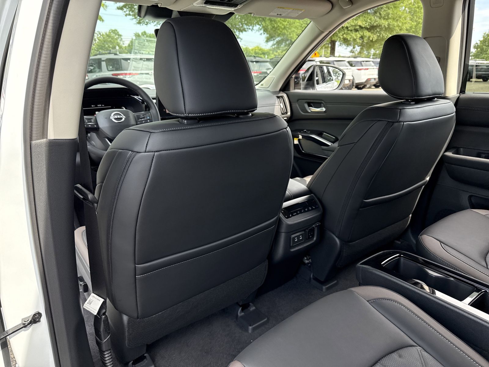 New 2026 White Nissan Platinum image 18