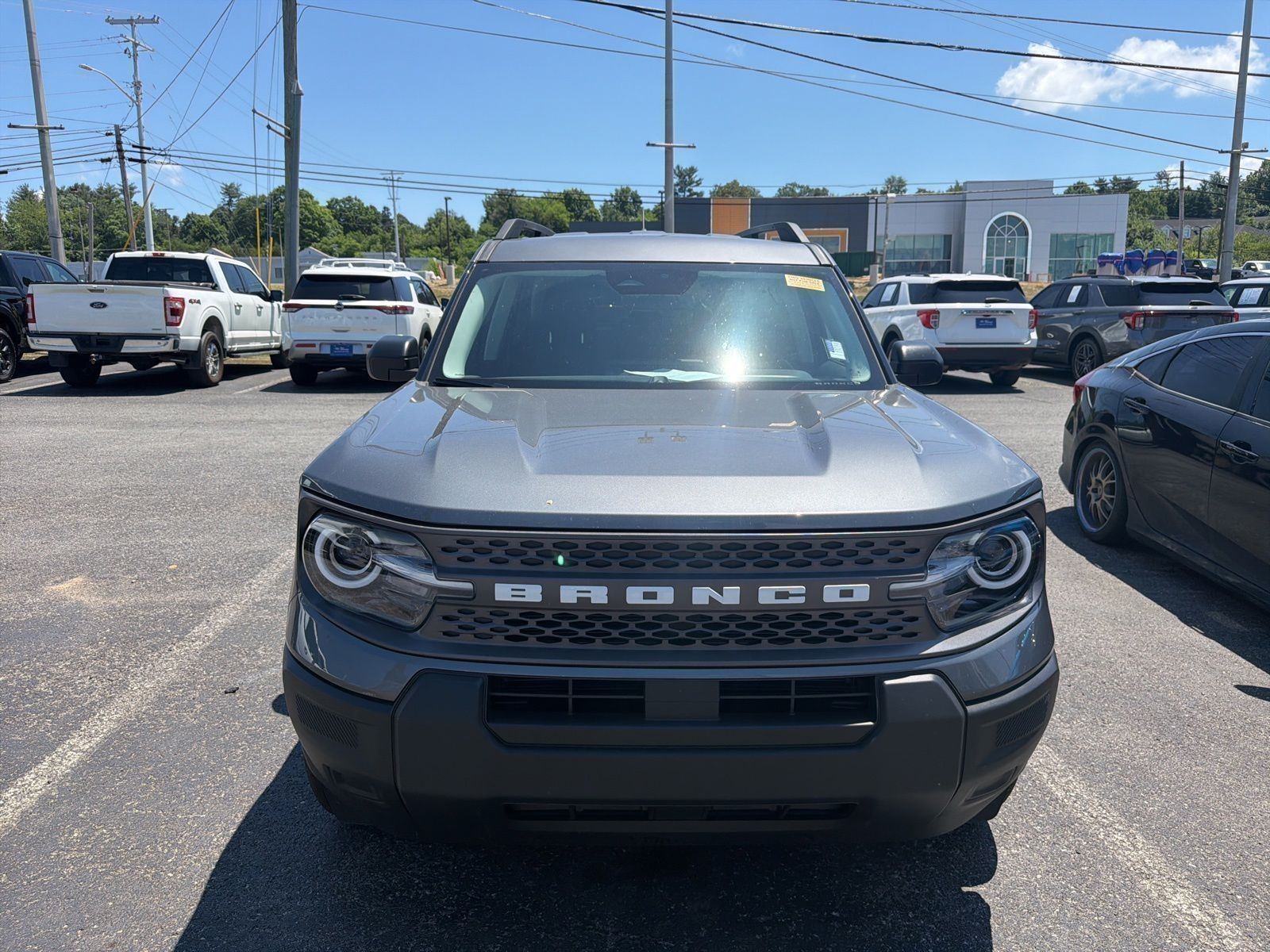 View vehicle photo 2