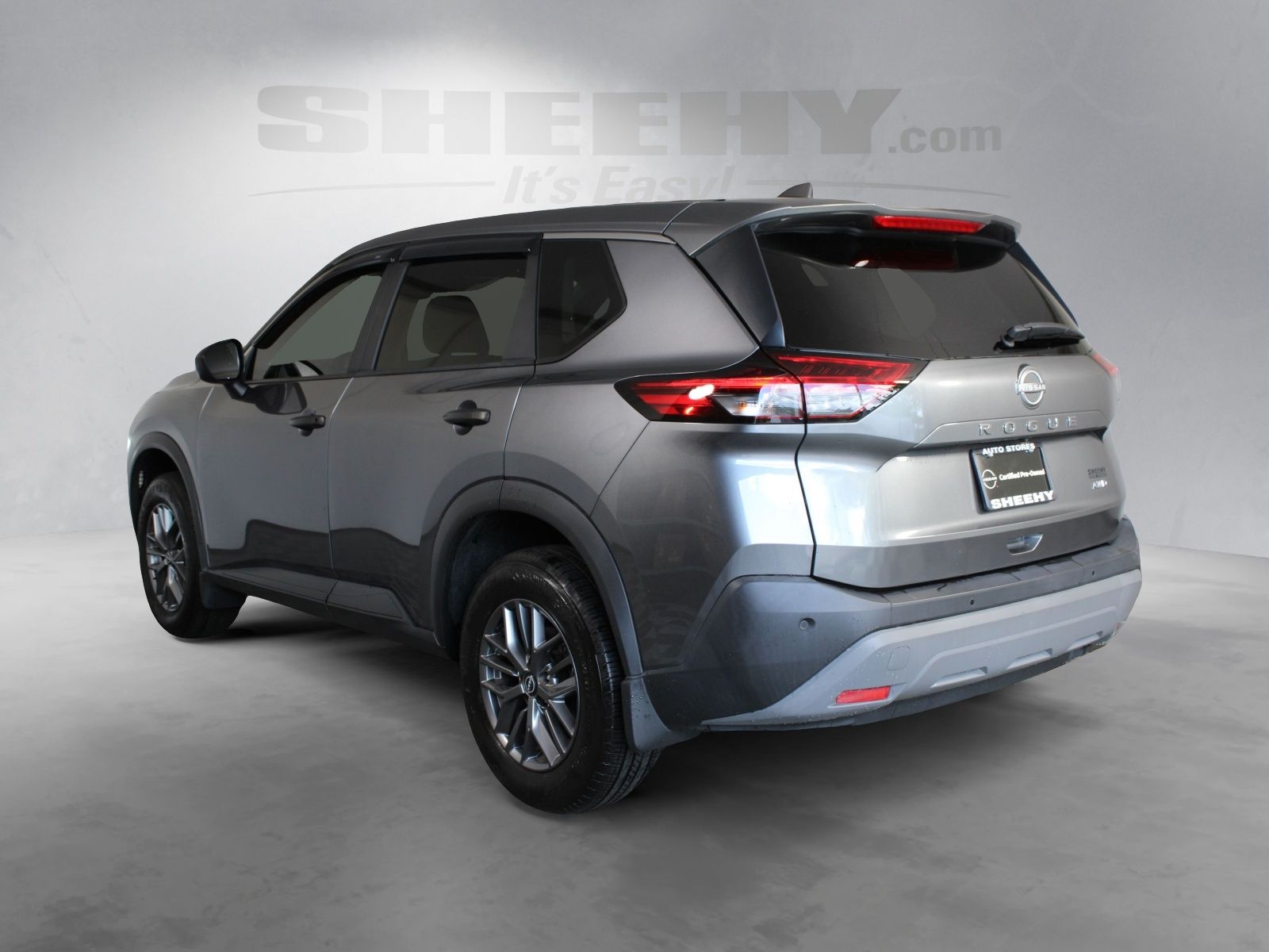 Used 2023 Gray Nissan S image 11