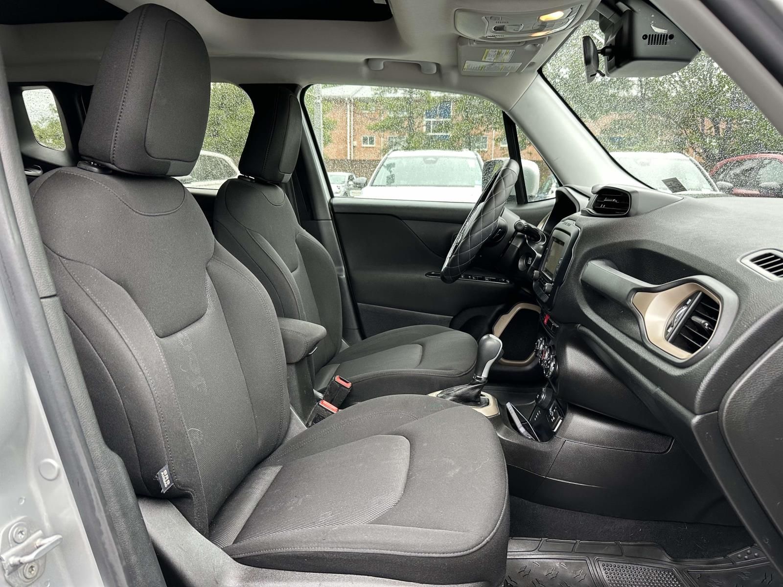 Used 2016 Silver Jeep Latitude image 33