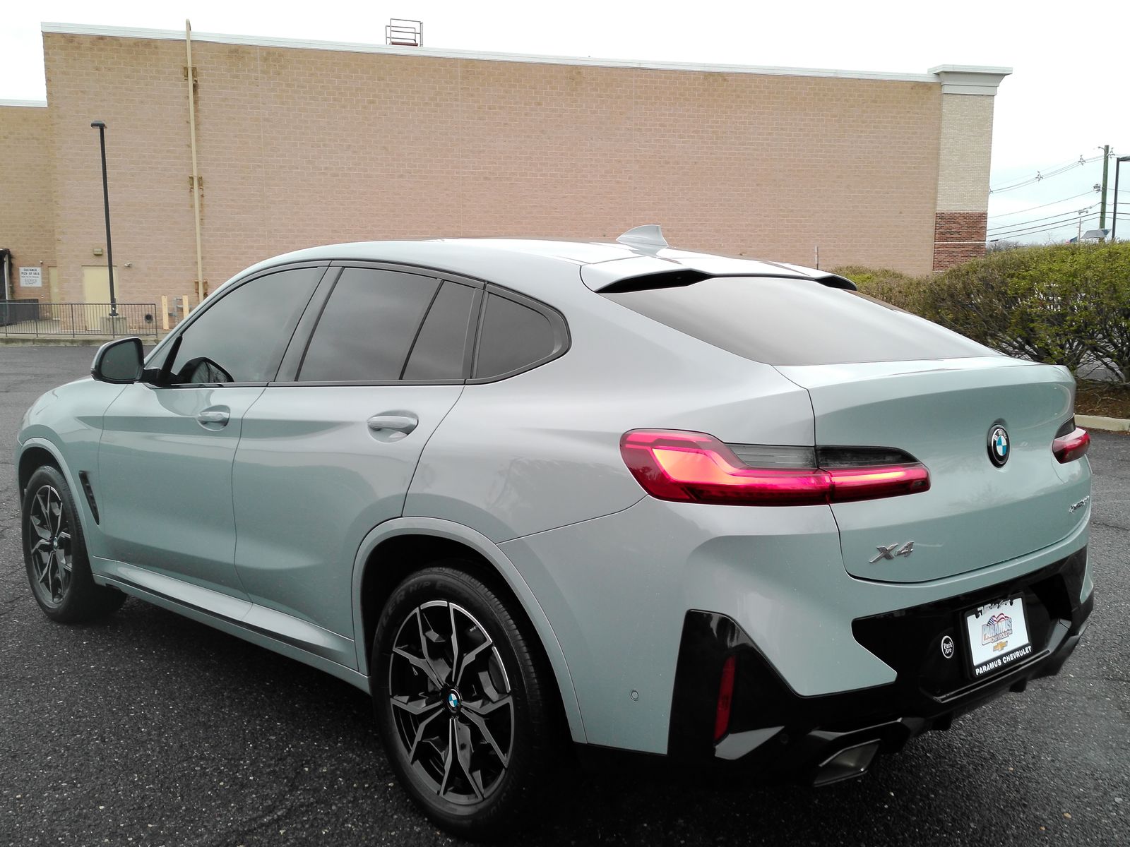 View vehicle photo 5