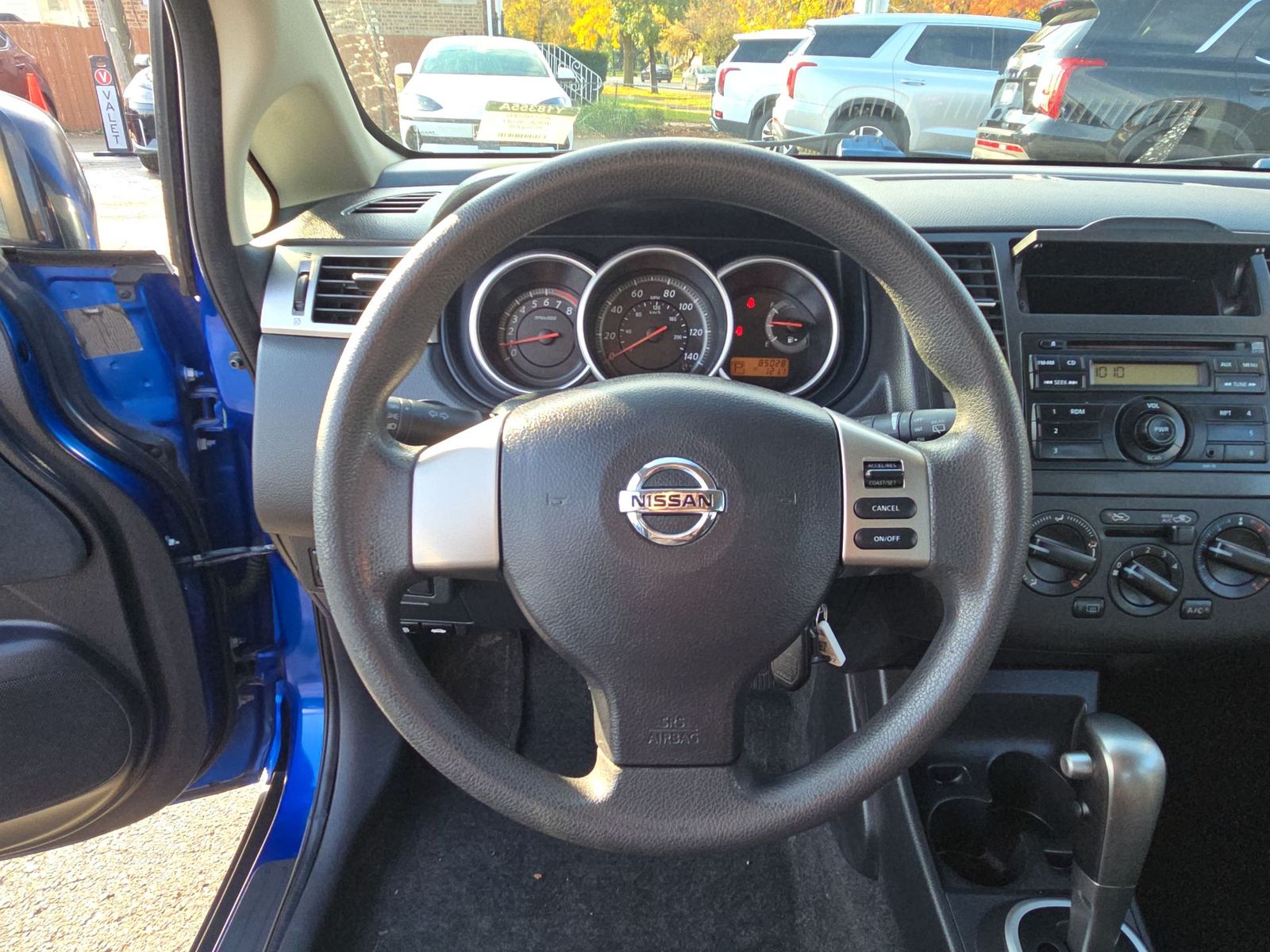 2011 Nissan Versa 1.8 S 11