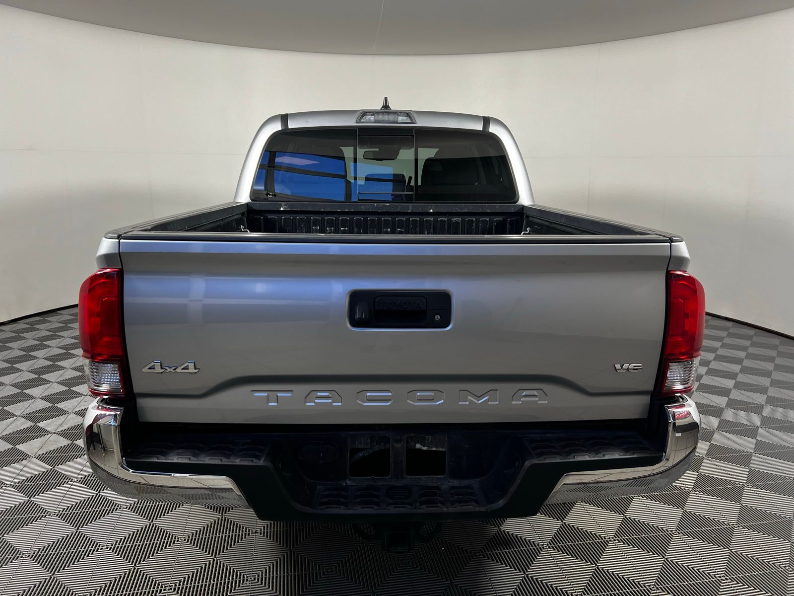 Thumbnail: 2023 Toyota Tacoma - 6