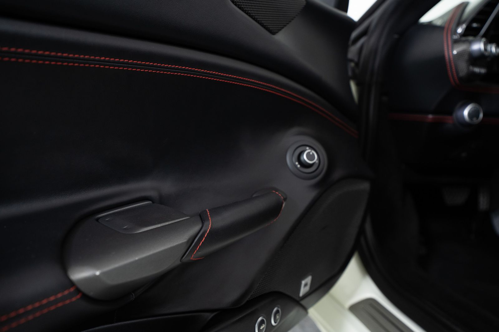 2019 Ferrari 488 Spider — full photo 11 of 43