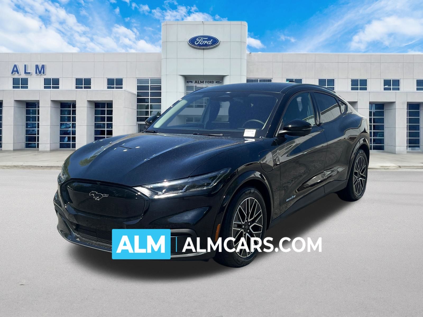 2025 Ford Mustang-Mach-e Premium's photo