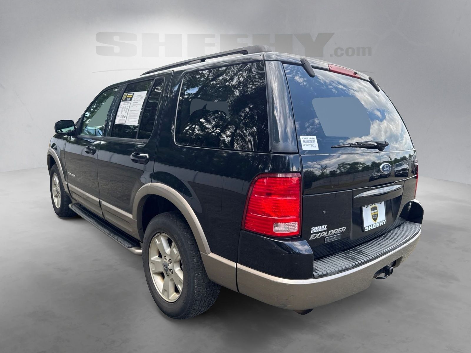 Used 2004 Black Clearcoat Ford Eddie Bauer image 6