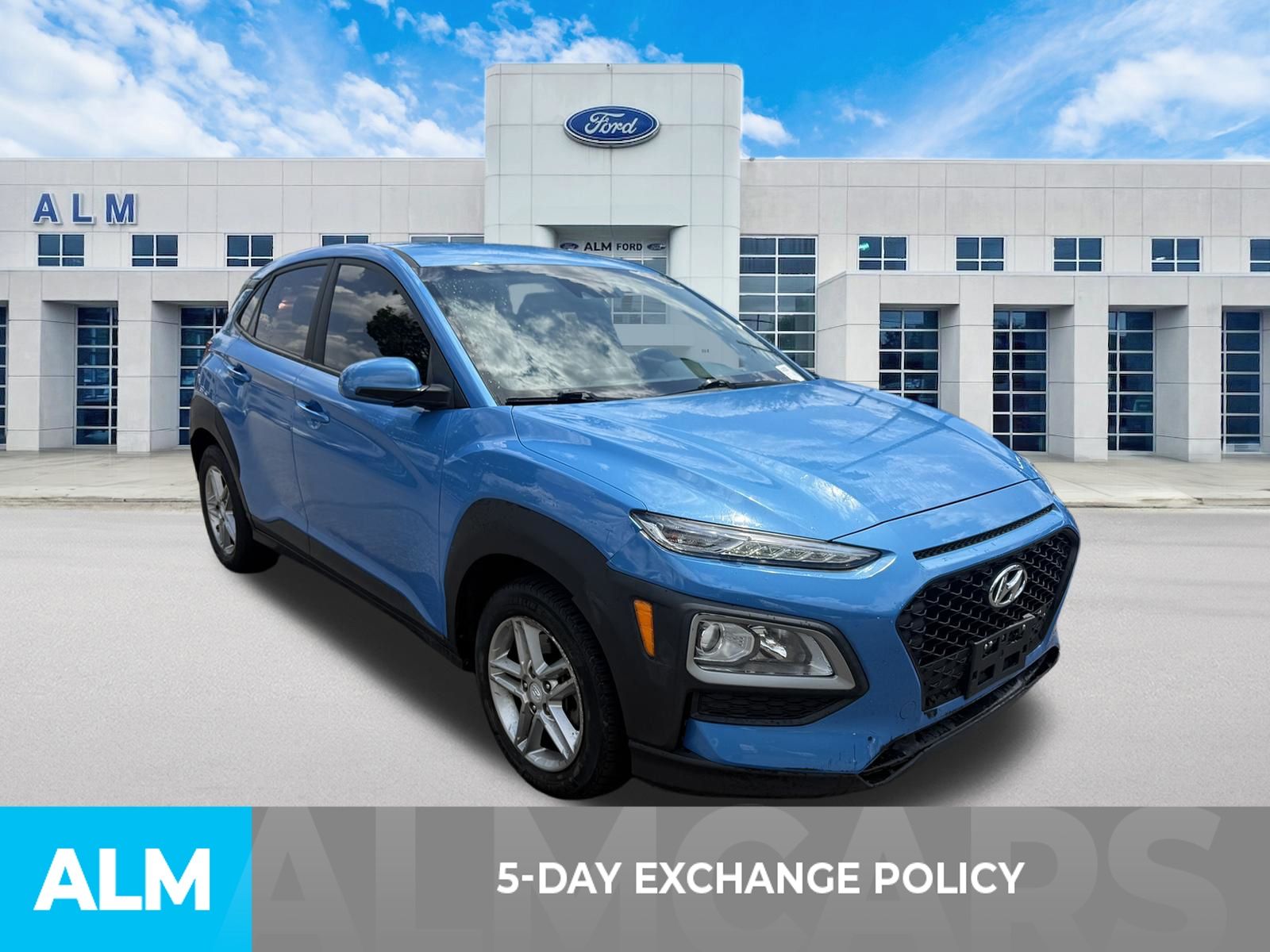 Used 2020 Blue Hyundai SE image 3