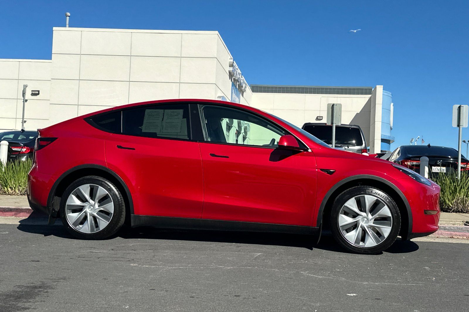 View vehicle photo 2