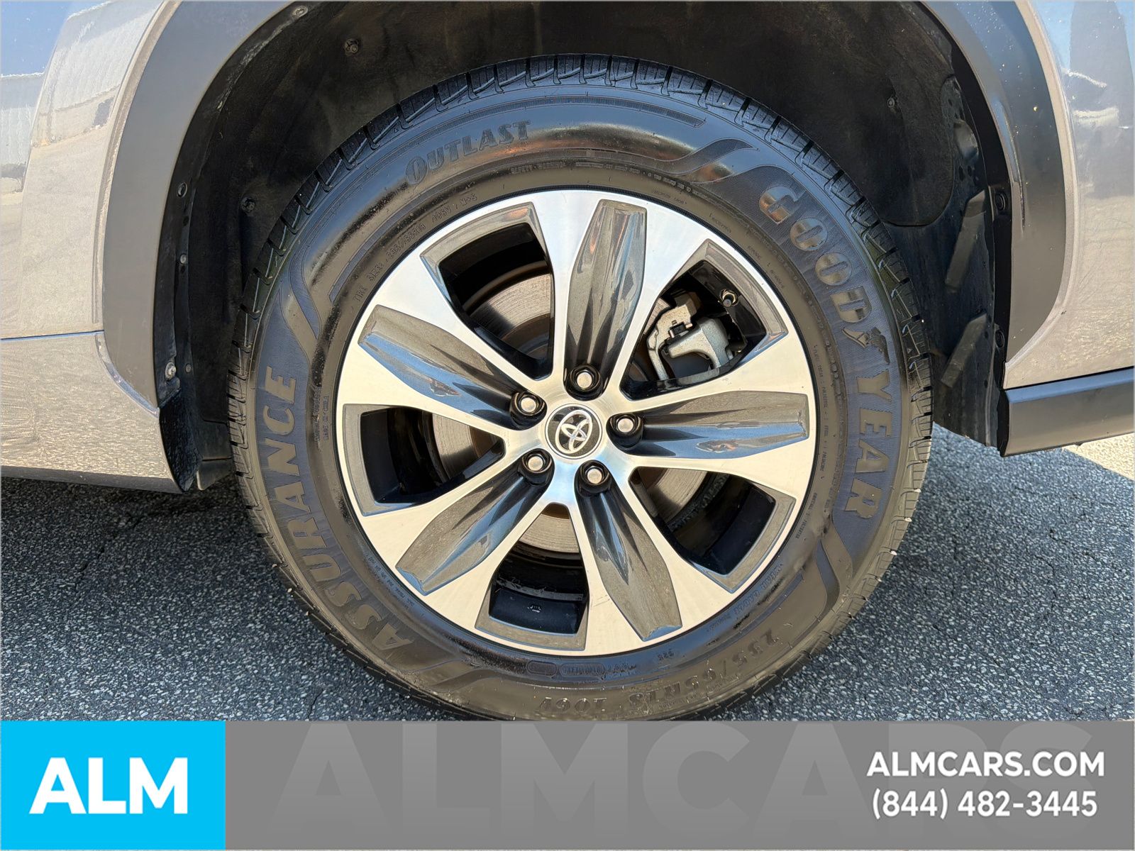 Used 2022 Gray Toyota XLE image 23