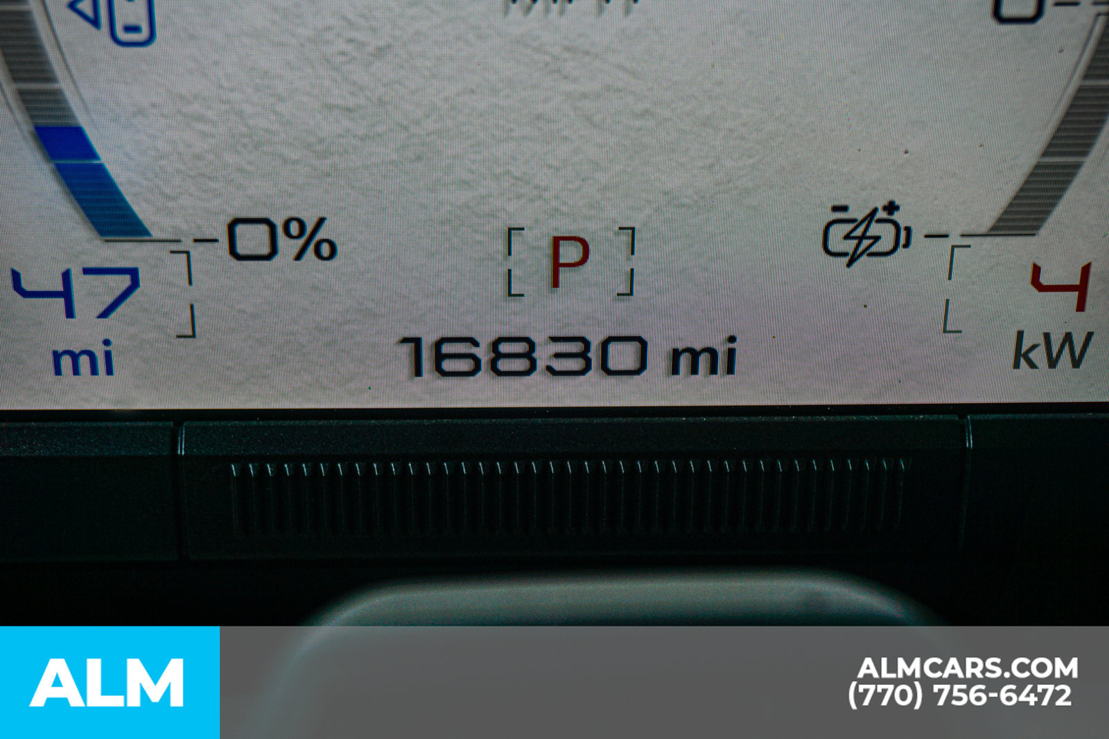 Used 2024 White GMC 2X image 63