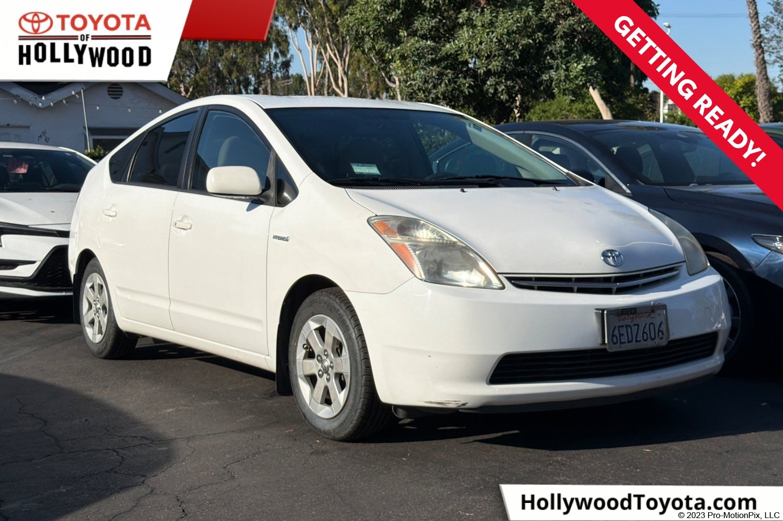 Super White 2008 Toyota Prius Hatchback Front-Wheel Drive Continuously Variable Transmission