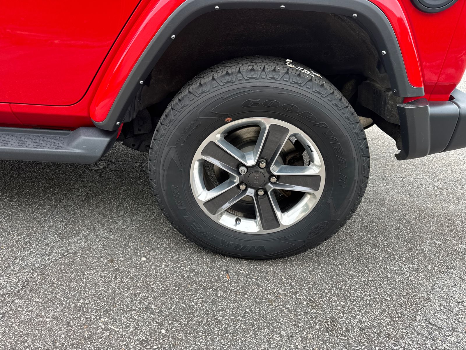 Used 2021 Firecracker Red Clearcoat Jeep Unlimited Sahara image 19