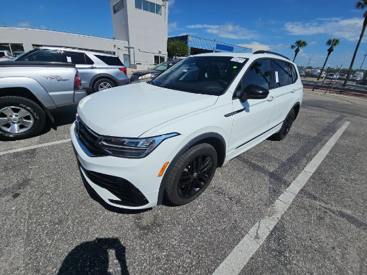 2022 Volkswagen Tiguan 2.0T SE R-Line Black 4Motion's photo