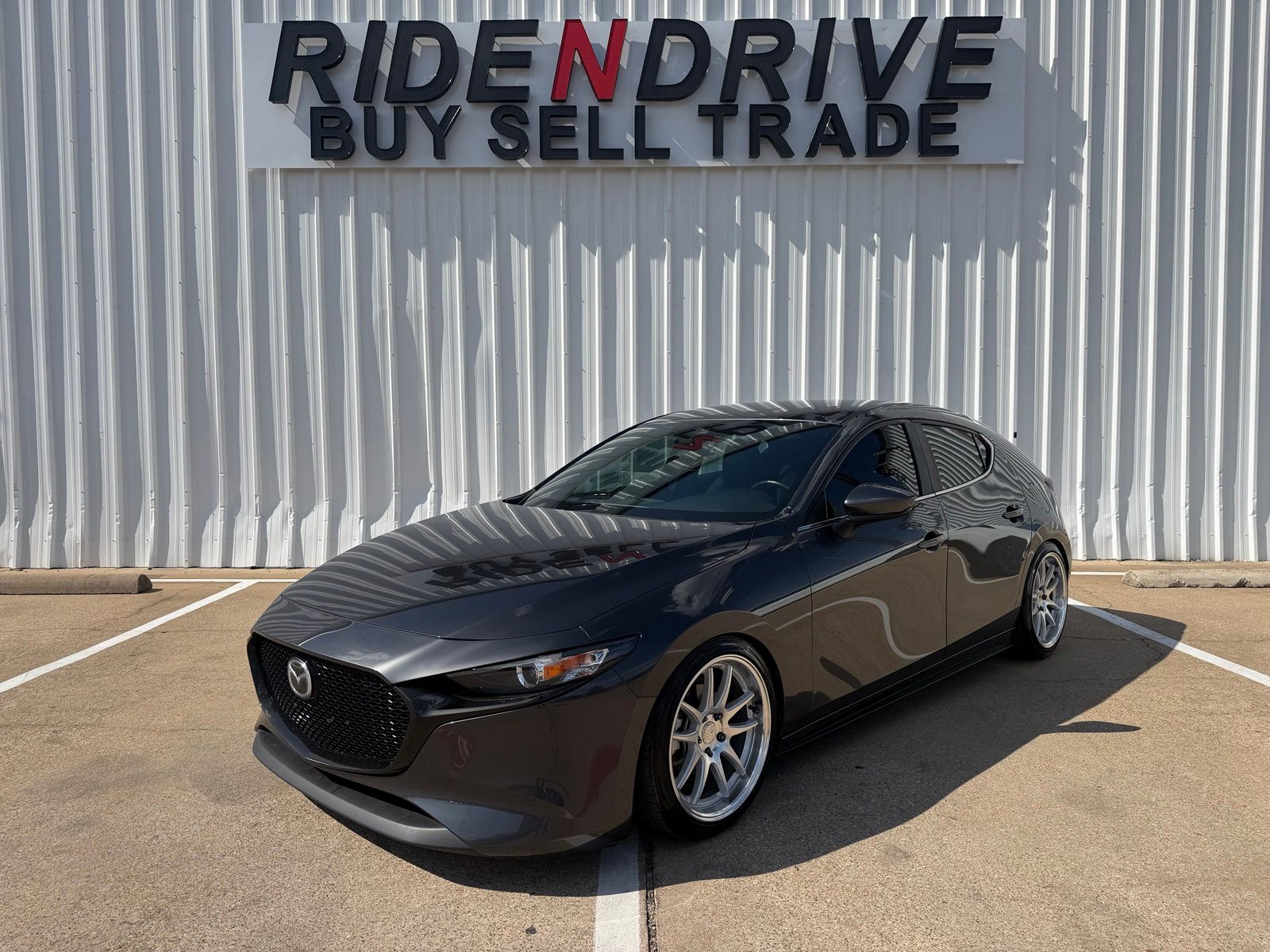 Machine Gray Metallic 2020 Mazda MAZDA3 Hatchback Front-Wheel Drive 6-Speed Automatic