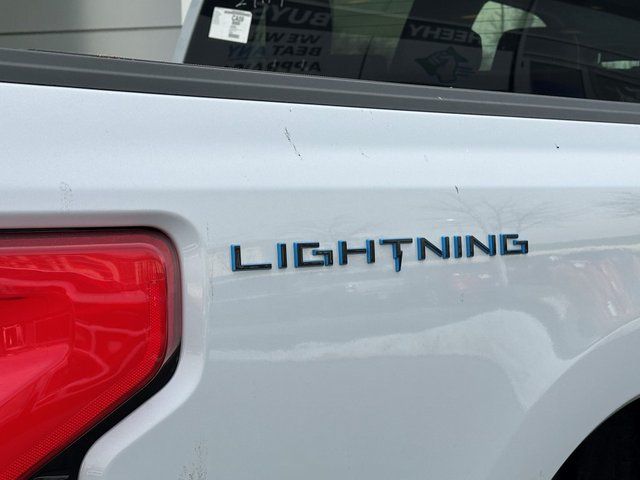 New 2025 Space White Metallic Ford Flash image 6