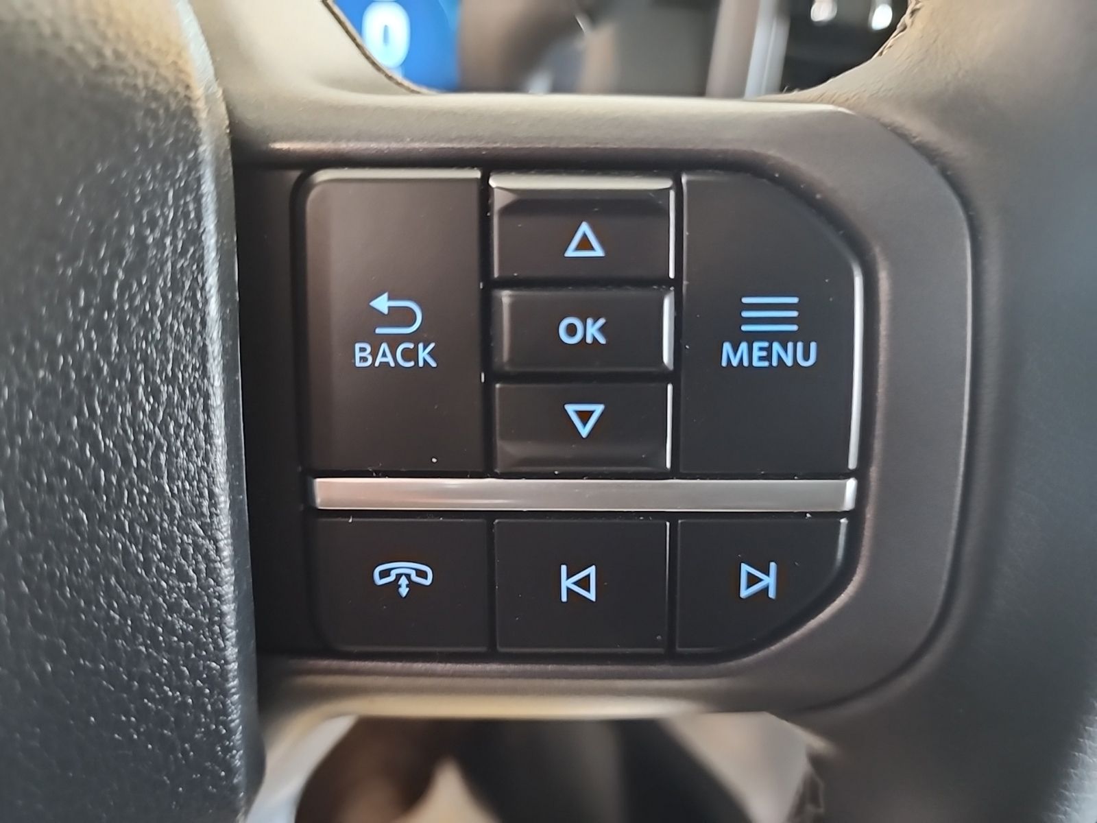 Used 2025 Oxford White Ford XLT image 19