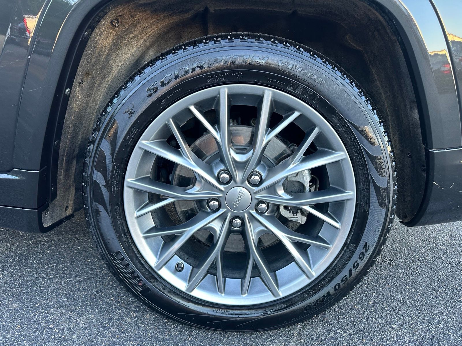 Used 2025  Jeep Summit image 26