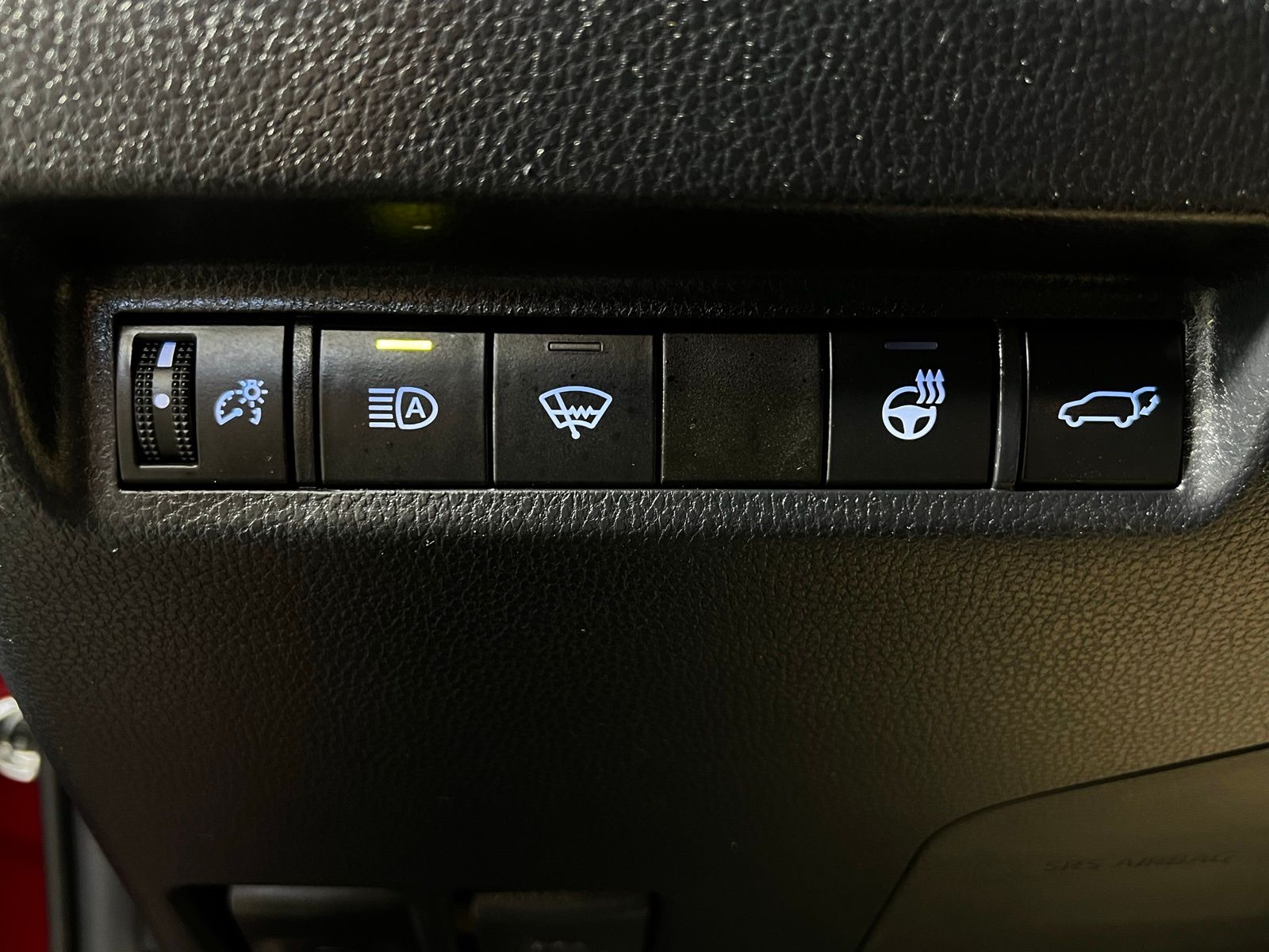 Thumbnail: 2020 Toyota RAV4 - 23