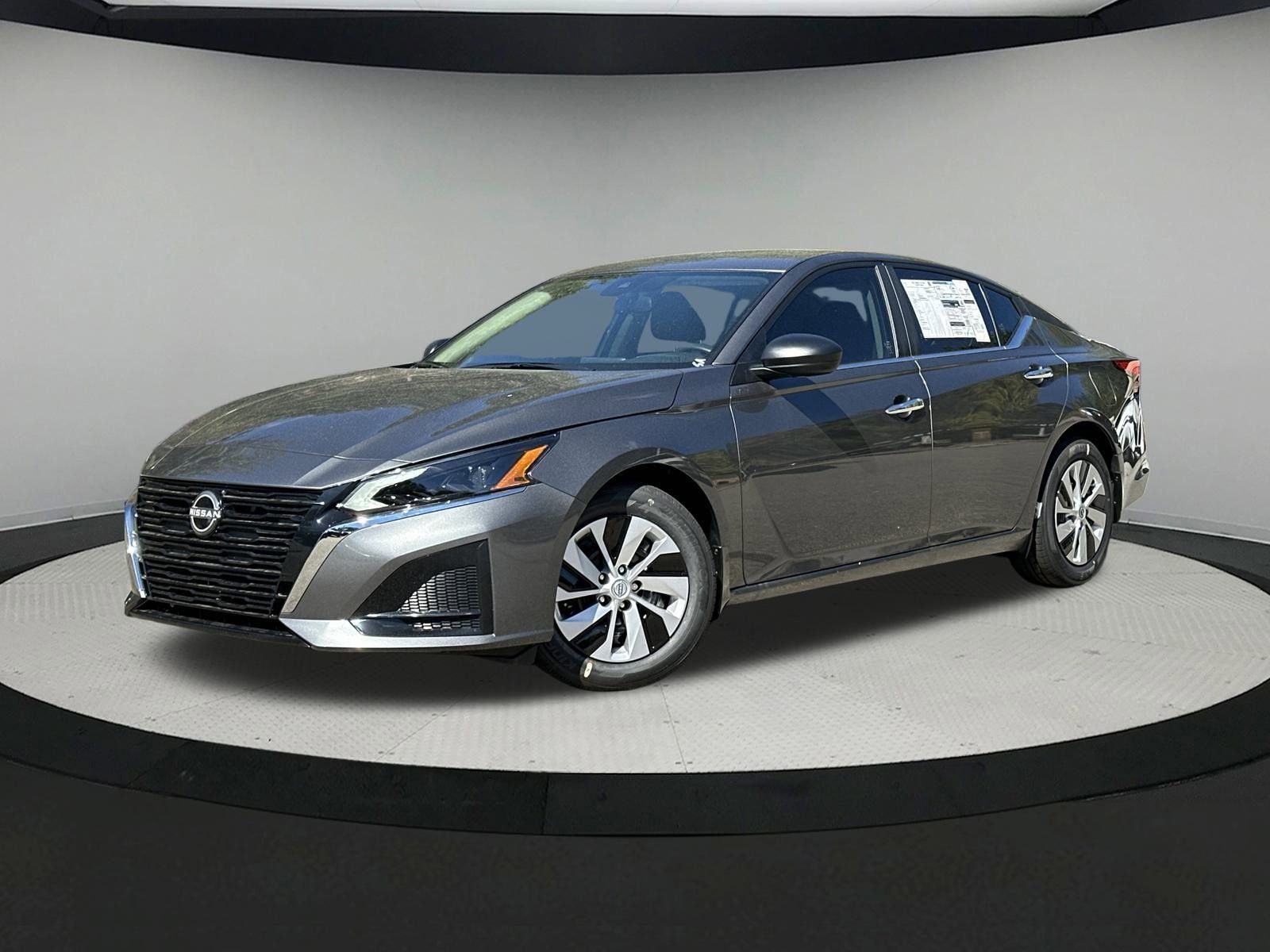2025 Nissan Altima S's photo