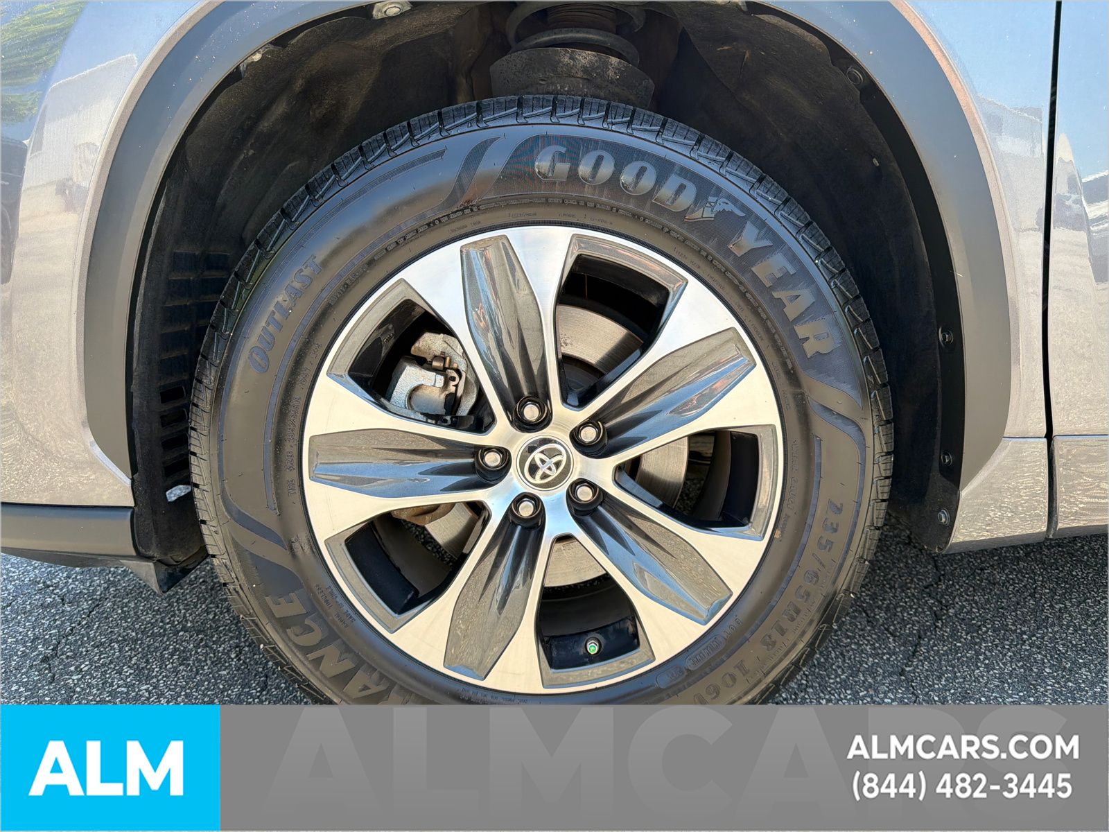 Used 2022 Gray Toyota XLE image 12