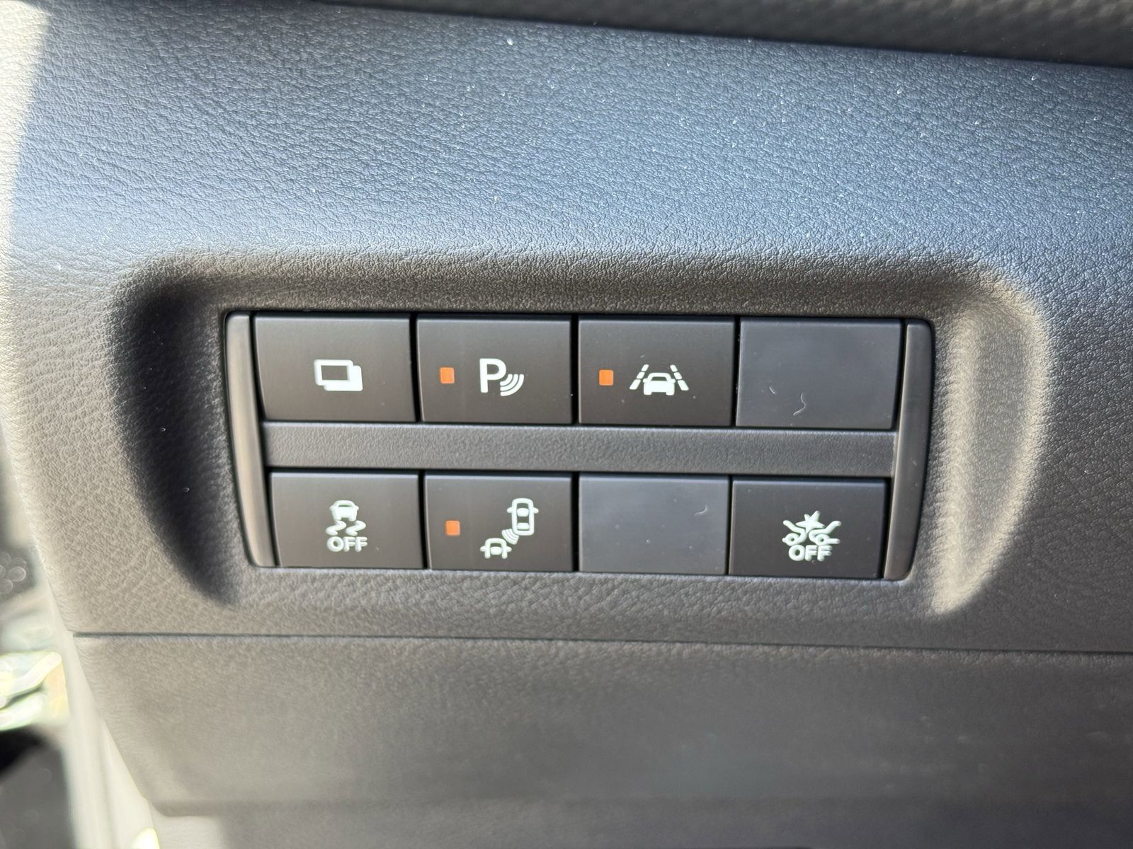 2025 Nissan Kicks Play S photo 13