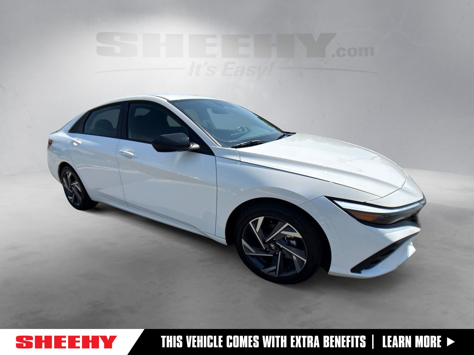 Serenity White 2025 Hyundai Elantra Hybrid Sedan Front-Wheel Drive 6-Speed Dual Clutch