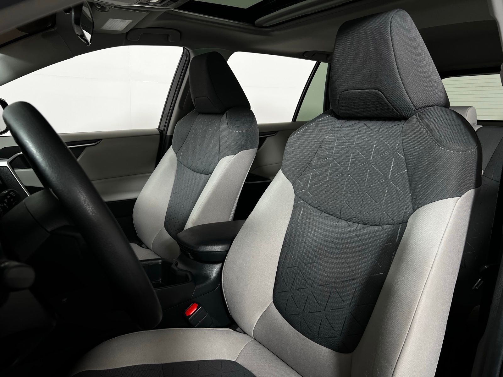 Thumbnail: 2022 Toyota RAV4 - 13