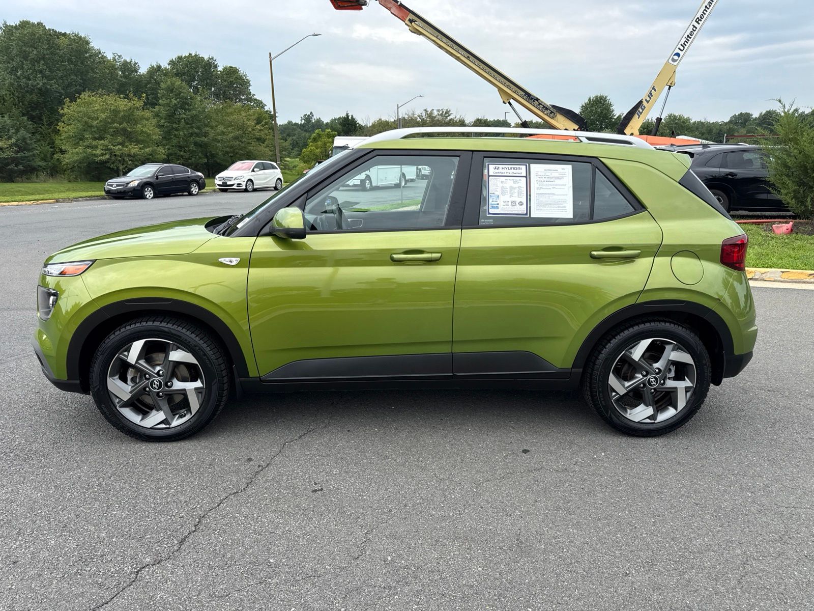 Used 2022 Green Hyundai SEL image 7