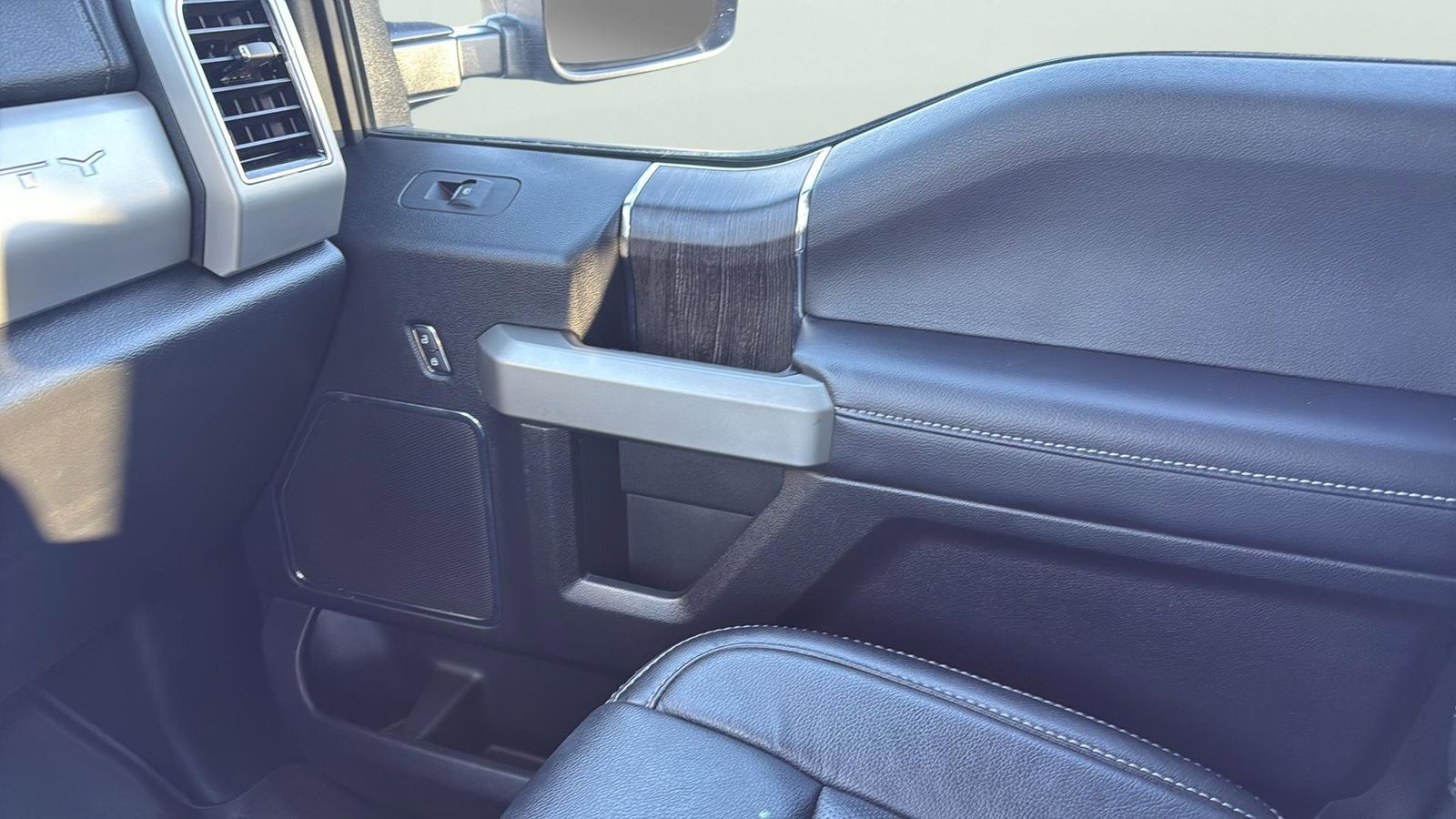 Used Car 2020 Ford F-250sd  Lariat For Sale Under $60,000 In Austin, Texas