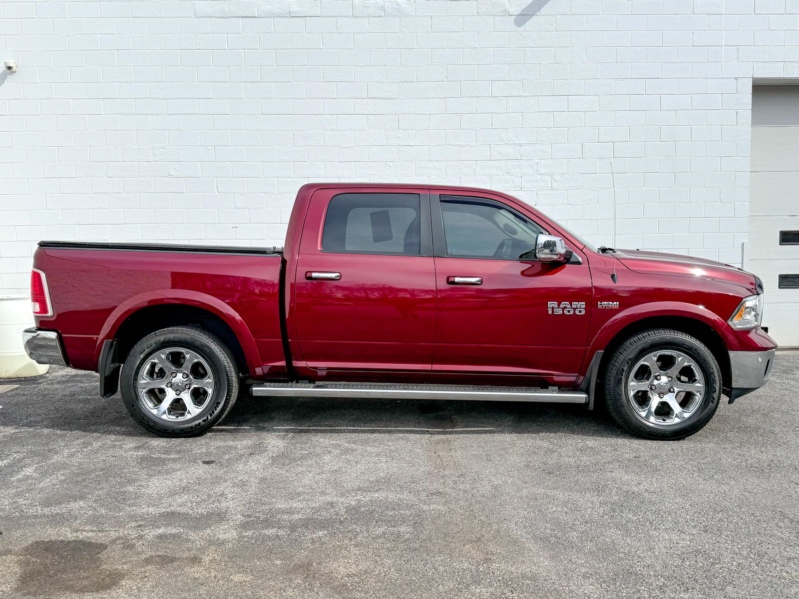 View vehicle photo 4