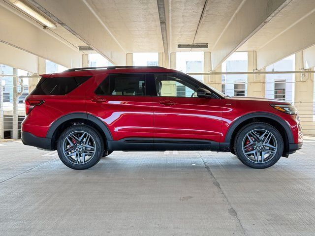 New 2026 Rapid Red Metallic Tinted Clearcoat Ford ST-Line image 7