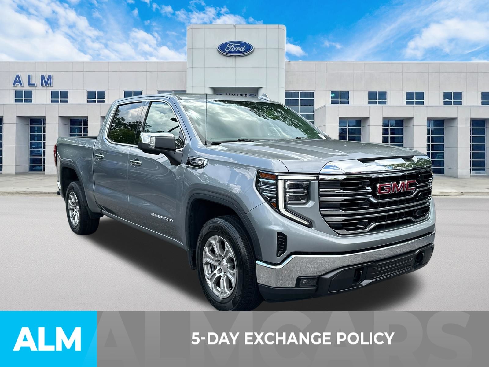 Used 2025 Sterling GMC SLT image 3