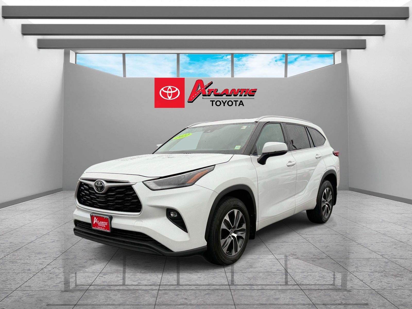 View vehicle photo 2